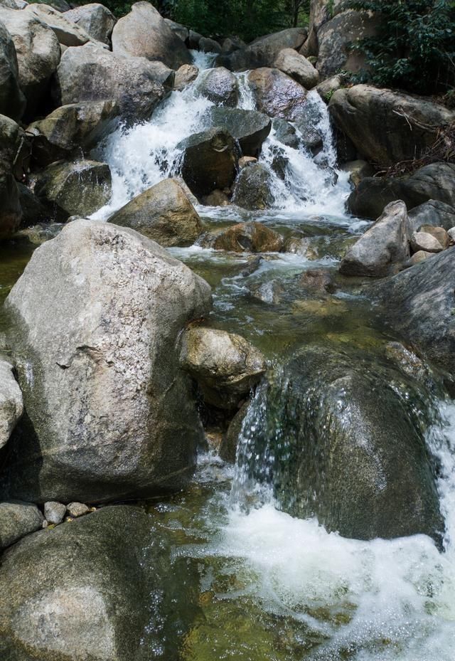  奇观|抓住夏天的小尾巴，新甫山山水有奇观