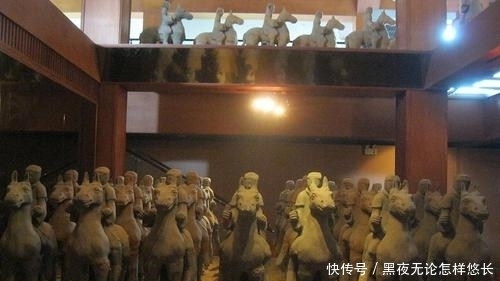 盗墓贼|这件金缕玉衣如此精致，为何盗墓贼只取金线，却留下了玉片