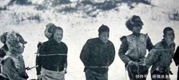 贵族|晚清真实老照片烧火做饭的农妇,最后一张骑着毛驴的贵族太太