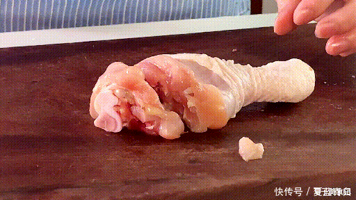 切成|在家自制特色小吃黄焖鸡,肉质鲜嫩,爽口开胃,3碗米饭不够吃