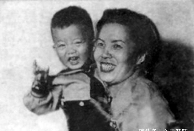 妈妈|病重无一人照顾,舒绣文临终一刻仍惦记养子:怎么还不来看妈妈啊