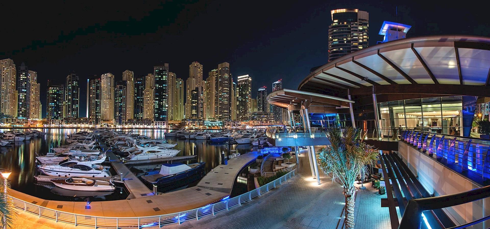 全球|全球第一大人工码头:面积仅4.9平方千米,却被塞进了超200座高楼