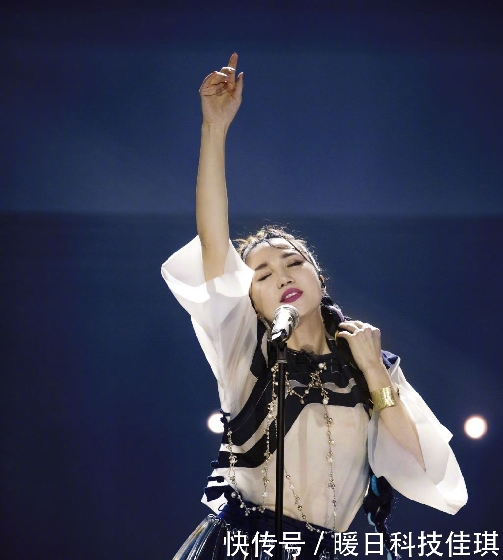  经纪人|阿朵参加《乘风破浪的姐姐》偏离初衷气坏经纪人，却最有观众缘