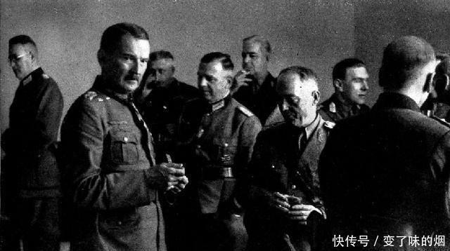 坐飞机|老照片二战德军上将坐飞机视察,迫降在苏军雷区,阵亡