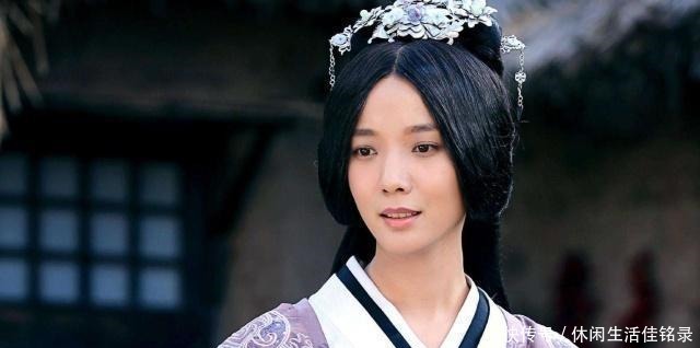 宫女|皇帝打瞌睡时,13岁宫女忍不住笑出声,当晚就被宠幸