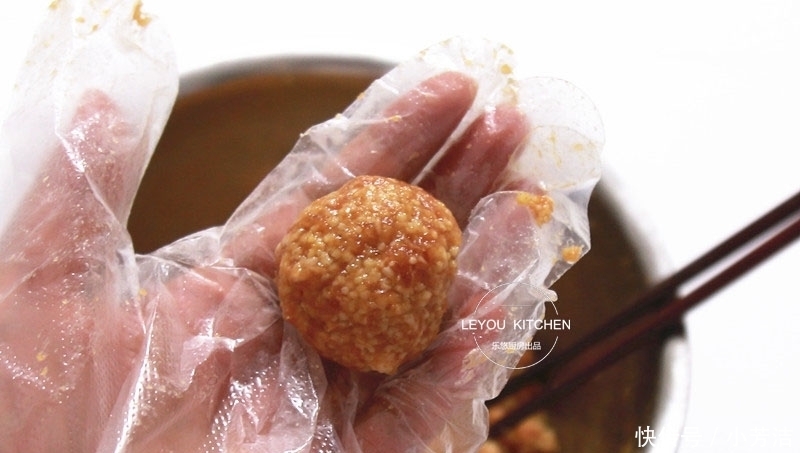  花样|小米的花样吃法，不加一滴油，做成肉丸子，外焦里嫩，上桌就抢光