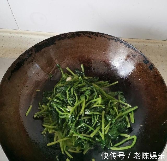 简单|清炒菠菜,简单方便家常菜