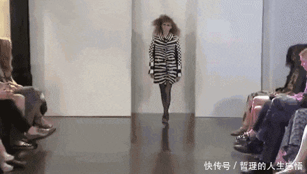 不适|搞笑GIF:你还是别做鬼脸了,看得我浑身不适