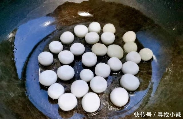 油炸|汤圆还在水煮?教你新吃法,比水煮简单,比油炸香,出锅就秒光