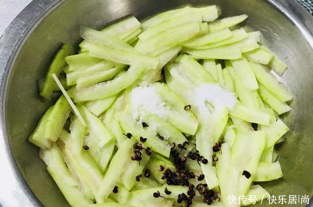 花钱|伏天没胃口,教您一道不花钱的开胃小菜,麻辣鲜香,超下饭