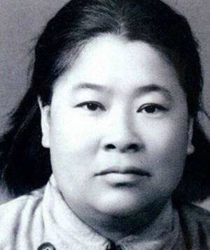 许世友|她是红军总教头,双枪让敌人闻风丧胆,和许世友拼酒量活到103岁