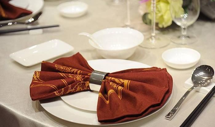 雕成|法国人中国人简直有毒,为什么要把黄瓜雕成我吃不起的样子