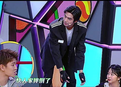 蔡徐坤|任嘉伦录《快本》成“最弱”,喊宋威龙兄弟,蔡徐坤也主动帮忙