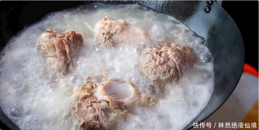 大厨|炖大骨汤,饭店大厨不外传的秘诀,汤汁浓白,营养又美味!