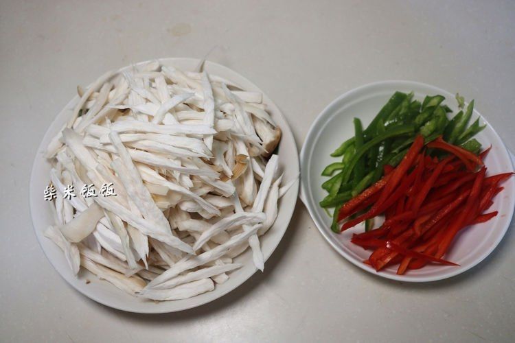 翻炒均匀|这三样一起炒,又鲜又脆,吃一口鲜嫩多汁,比肉嚼起来更香