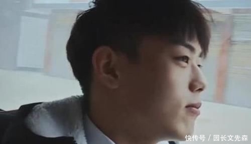 农村|《变形计》迎来首位不叛逆少年,看到他带给农村家庭的礼物后,网友:吃不起