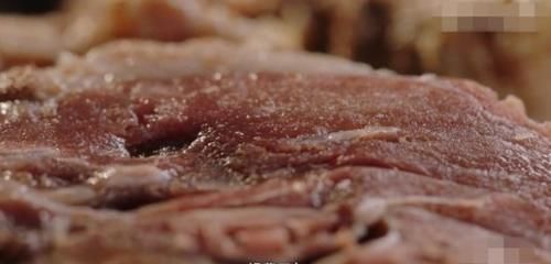 美食|把整只鸭子装进坛里,不加一滴水,5年后打开坛子,看到成品服了