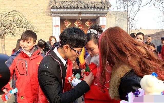 新娘|新郎“婚礼取消” 新娘“不过是让你学三声狗叫，至于嘛”