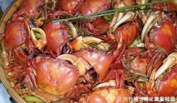 挑担|大娘挑担卖“它”，8元一只没人买，我300全包了，掰开后很惊喜