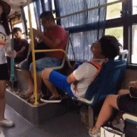 观众|搞笑GIF:此人太浪,观众都嗨了!