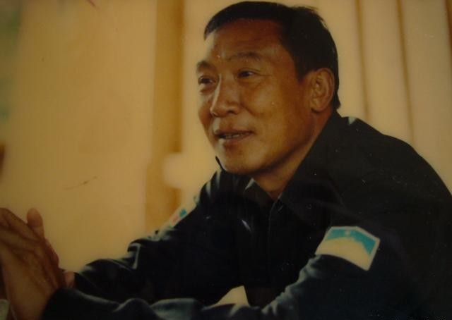  坤沙|史上最猛毒枭：巅峰时手握6个满编师，武装碾压政府军还独立建国