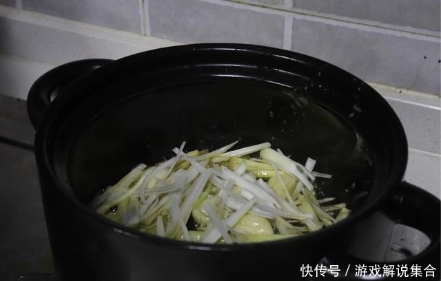  金针菇|立秋后要多吃鱼，肉质鲜嫩而不腥，一腌一焖，专治秋燥食欲不振