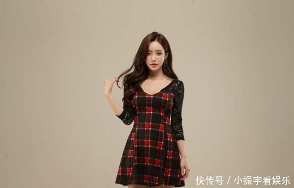  珠珠|美女珠珠：星辰雕花恬静樱桃格子小洋裙