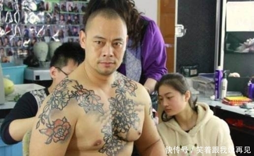  版水浒传中|没错, 鲁智深身上的纹身是画上去的, 所以掉色了