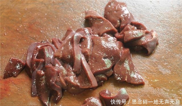 最伤|喝酒伤肝大错特错,这件事虽不起眼,但最伤肝,大家每天总是做