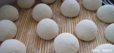 只加|蒸馒头时,不要只加酵母,学会一招小技巧,30分钟发满盆,还好吃
