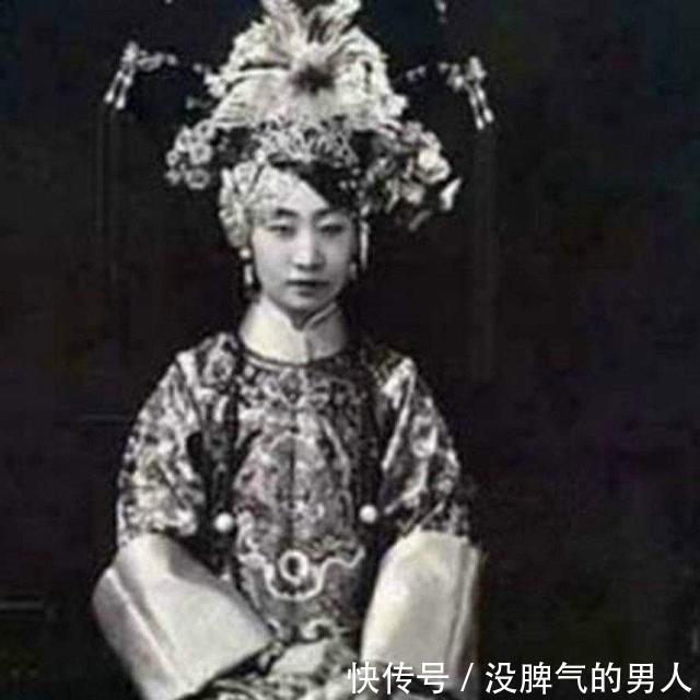 四格格|她是晚清第一美人,黑白照也掩饰不了她容貌,可惜却毁在慈禧手里