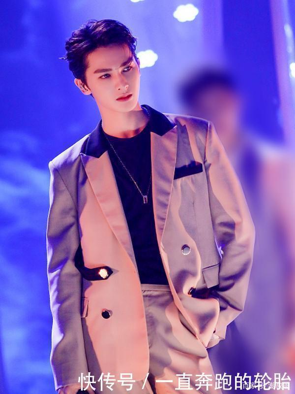  兄弟|朱正廷化身综艺咖！一边养萌宠一边抢人，最后与兄弟合体让人泪目