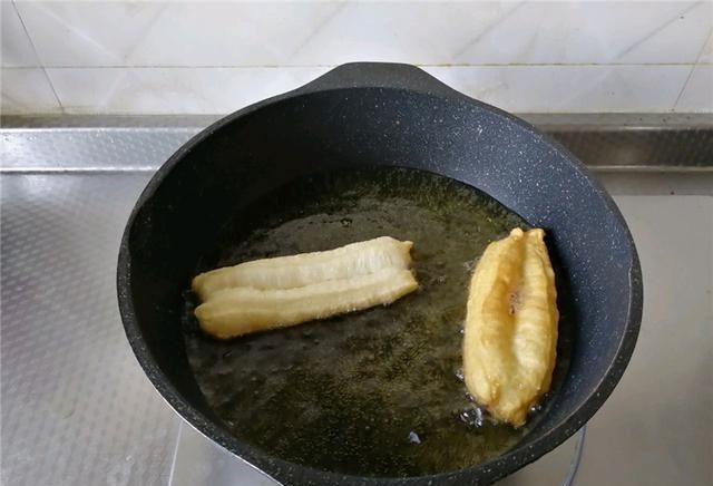  赶紧|炒菜时这5种习惯容易致病，很多人都在做，为了健康，看完赶紧改