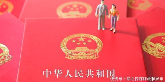 夫妻|新郎接亲途遭车祸致瘫，获赔80万，新娘离婚要分40万法院这样判