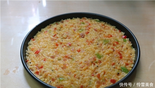 芝士|剩米饭完美的吃法不是炒，而是此做法，中西合璧，老人孩子都喜欢