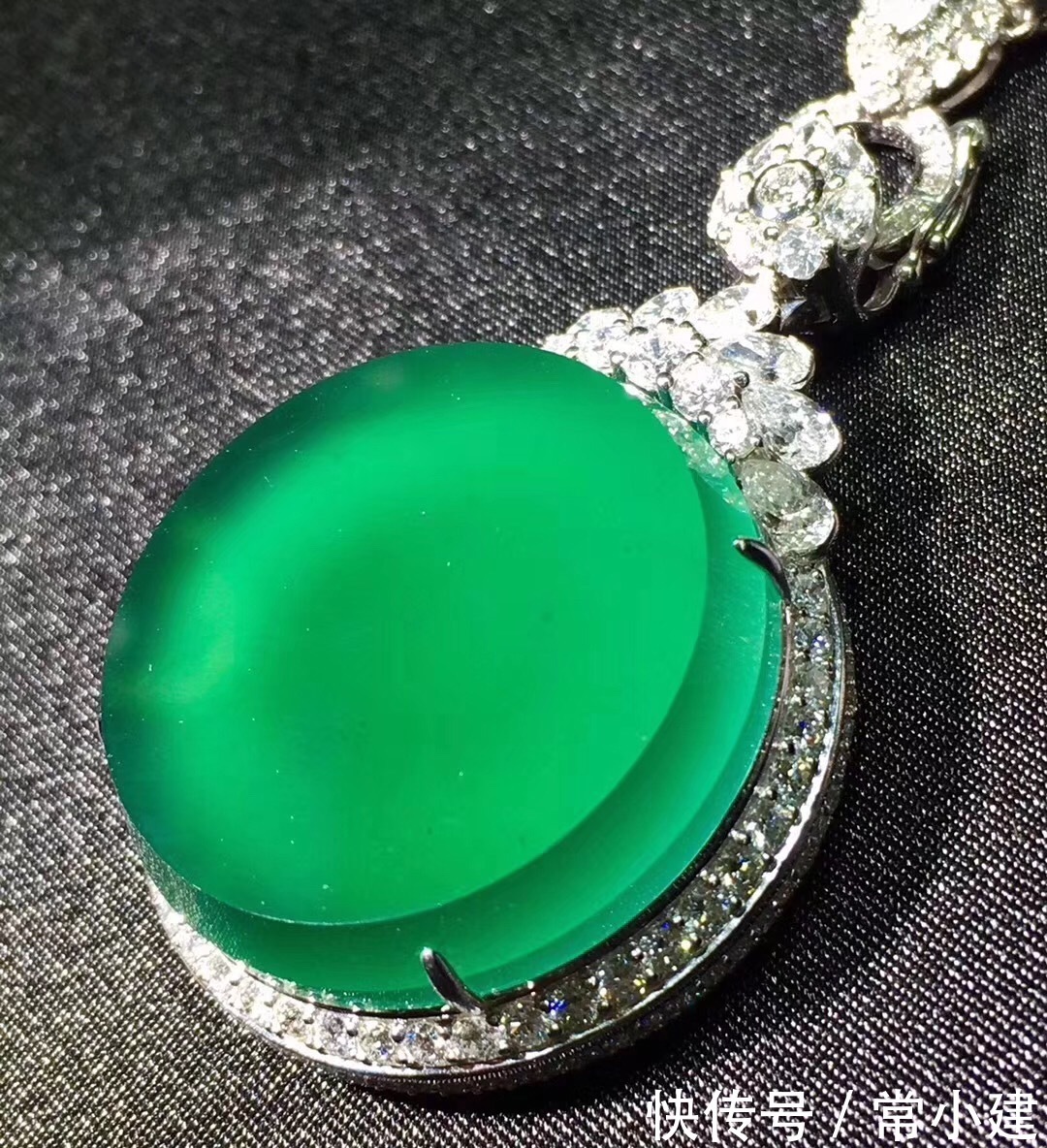 翡翠|什么样的翡翠才值得收藏?