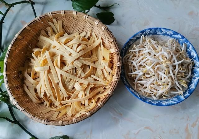 辣椒|东北人超爱吃的干豆腐做法,下酒下饭都不错,适合夏季吃