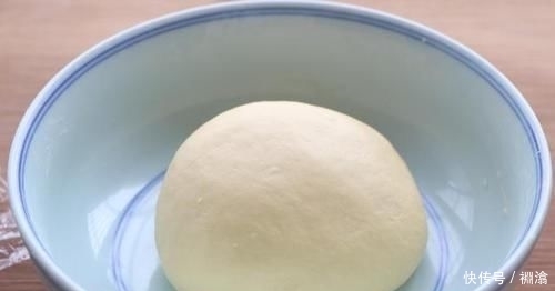 做法|面粉特别的创意做法,加2个紫薯,比包子馒头都好吃,酥得直掉渣