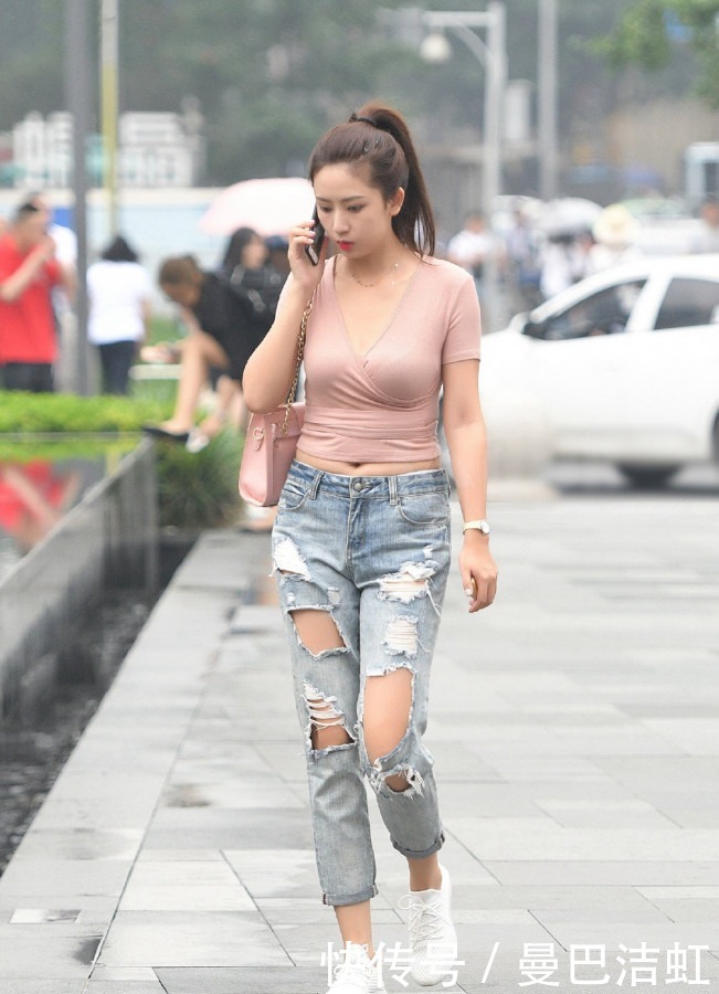 浅色|多种多样的牛仔裤,怎么选择最耐看?浅色搭配准没错