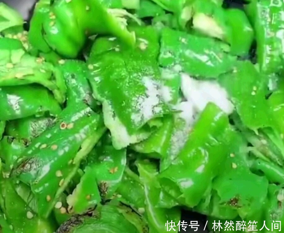  能少|这个季节怎么能少了这一道下饭菜，香辣过瘾，三碗米饭不够