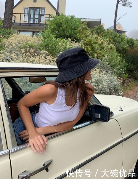  求求|我求求您停止穿背心，这是2020年最受欢迎的背心款式