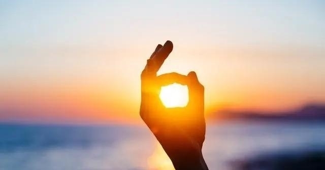 成年人|乘风破浪的蓝盈莹被群嘲的背后格局小的成年人,暴露了你的教养