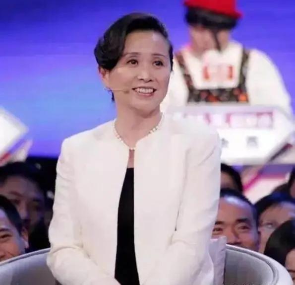 勿扰|她是《非诚勿扰》孟非的搭档,离开时孟非落泪,现在过得如何