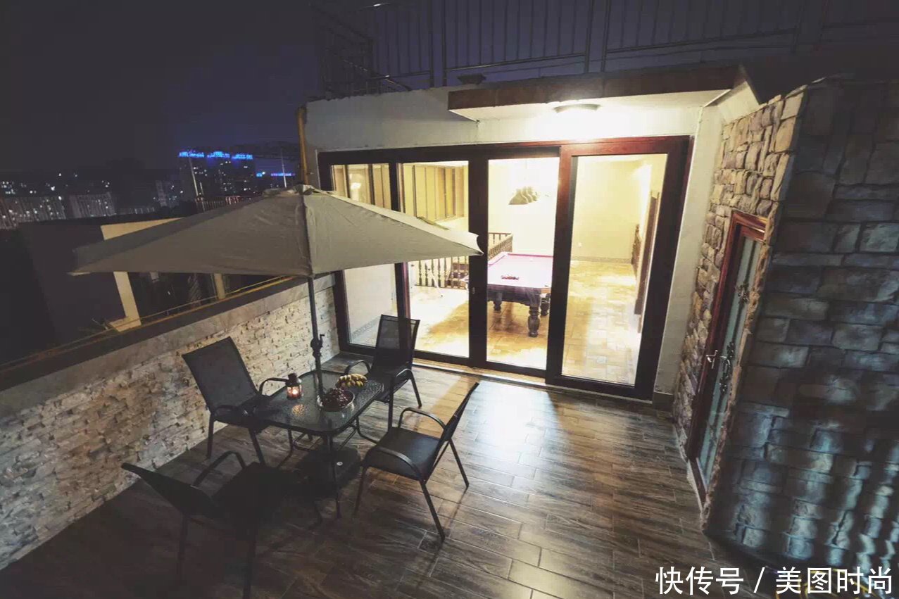  花园|30㎡二楼露台“造园”： 巧用玻璃地板，打造ins风网红花园