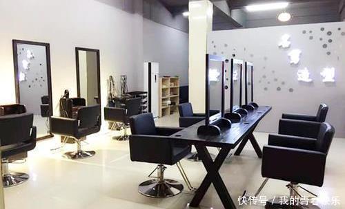 安安静静|不知从什么时候起，安安静静的理发成为了一种奢望