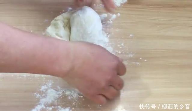 做法|饺子不要水煮油炸了,做法简单易上手,蒸出来不破皮