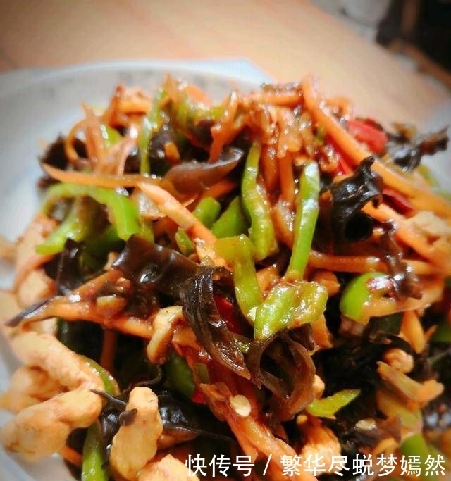 适量|嫌鱼香肉丝油大?其实,这只是鱼香油肉丝,更健康美味!