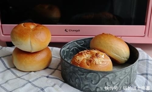  奶香|一到夏天，儿子就馋这道奶香面包，做法简单，暄软劲道真好吃