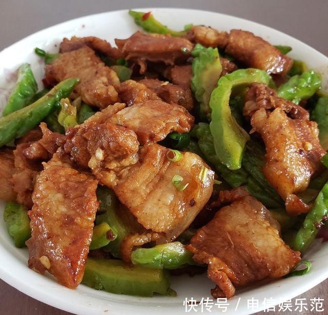 美味|五花肉炒苦瓜，美味下饭菜，就是香
