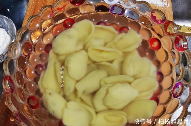 劲道|土豆新吃法,细腻爽滑,柔软又劲道,一口一个吃得过瘾又饱腹